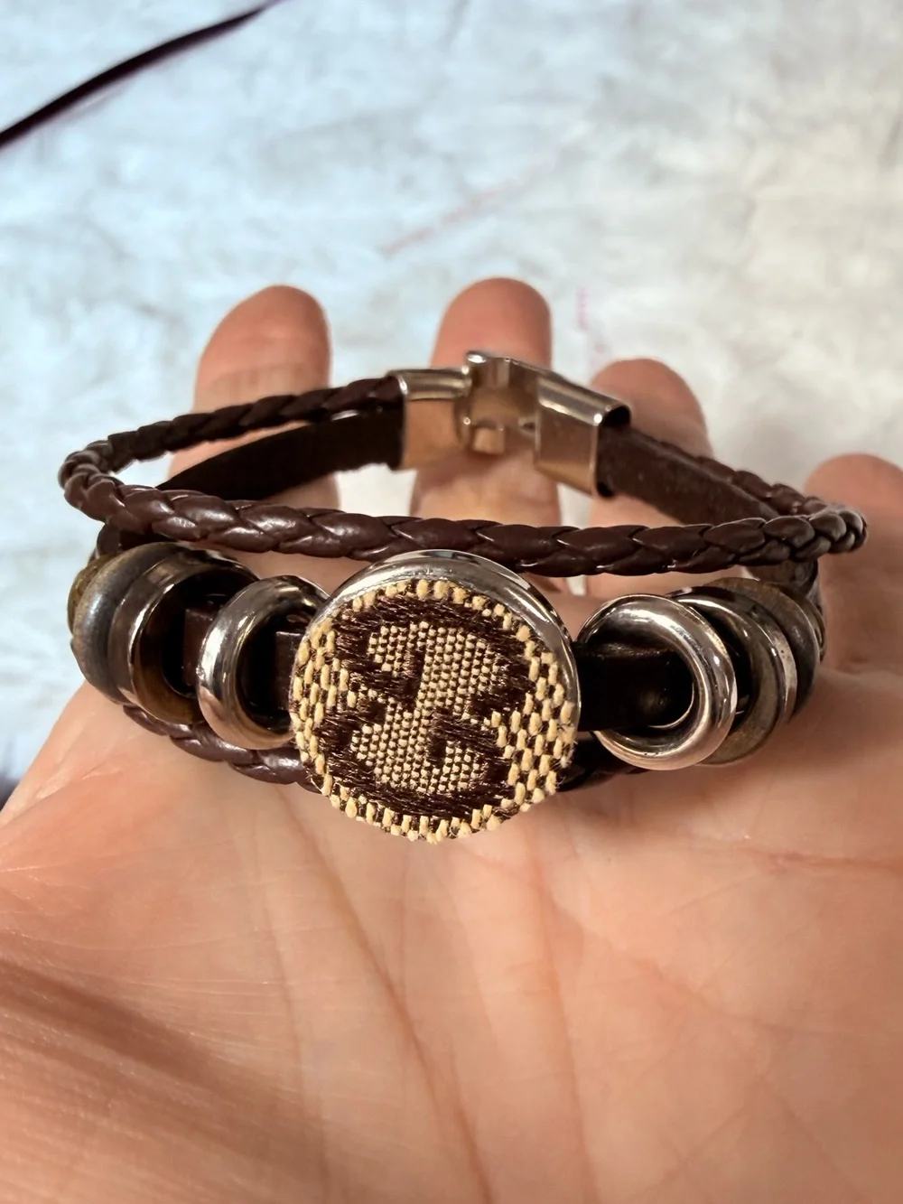 Gucci upcycled leather bracelet - Picture 4 of 7